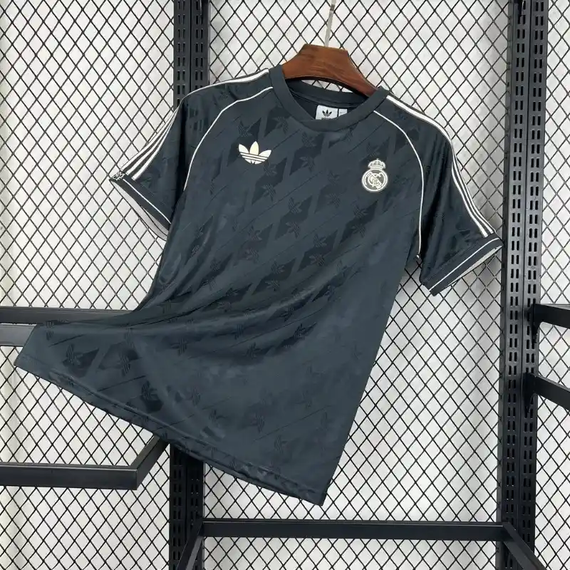 レアル・マドリード ブラック レトロモデル サッカー ユニフォーム