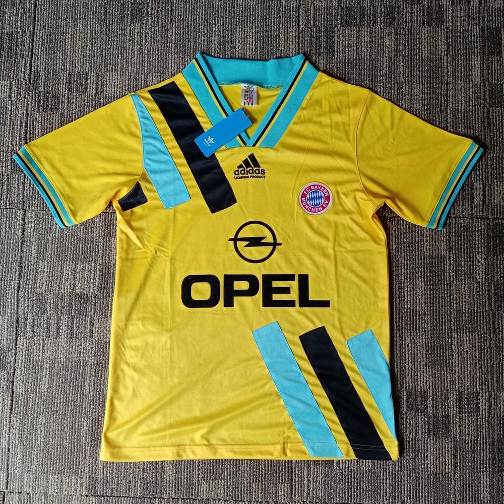 1993-1995 バイエルン・ミュンヘン アウェイユニフォーム
